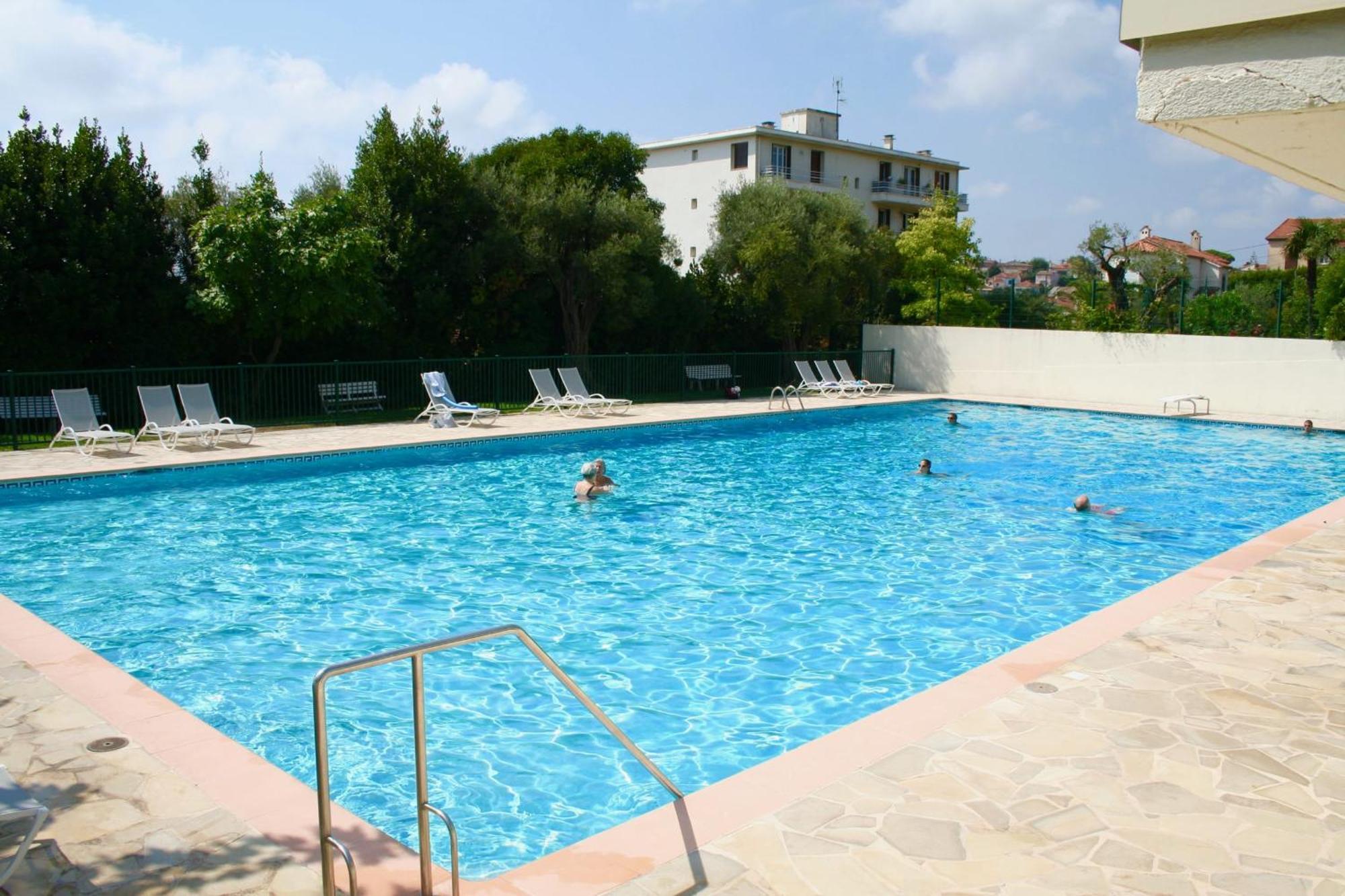 Sea View & Gardens In Appartement *